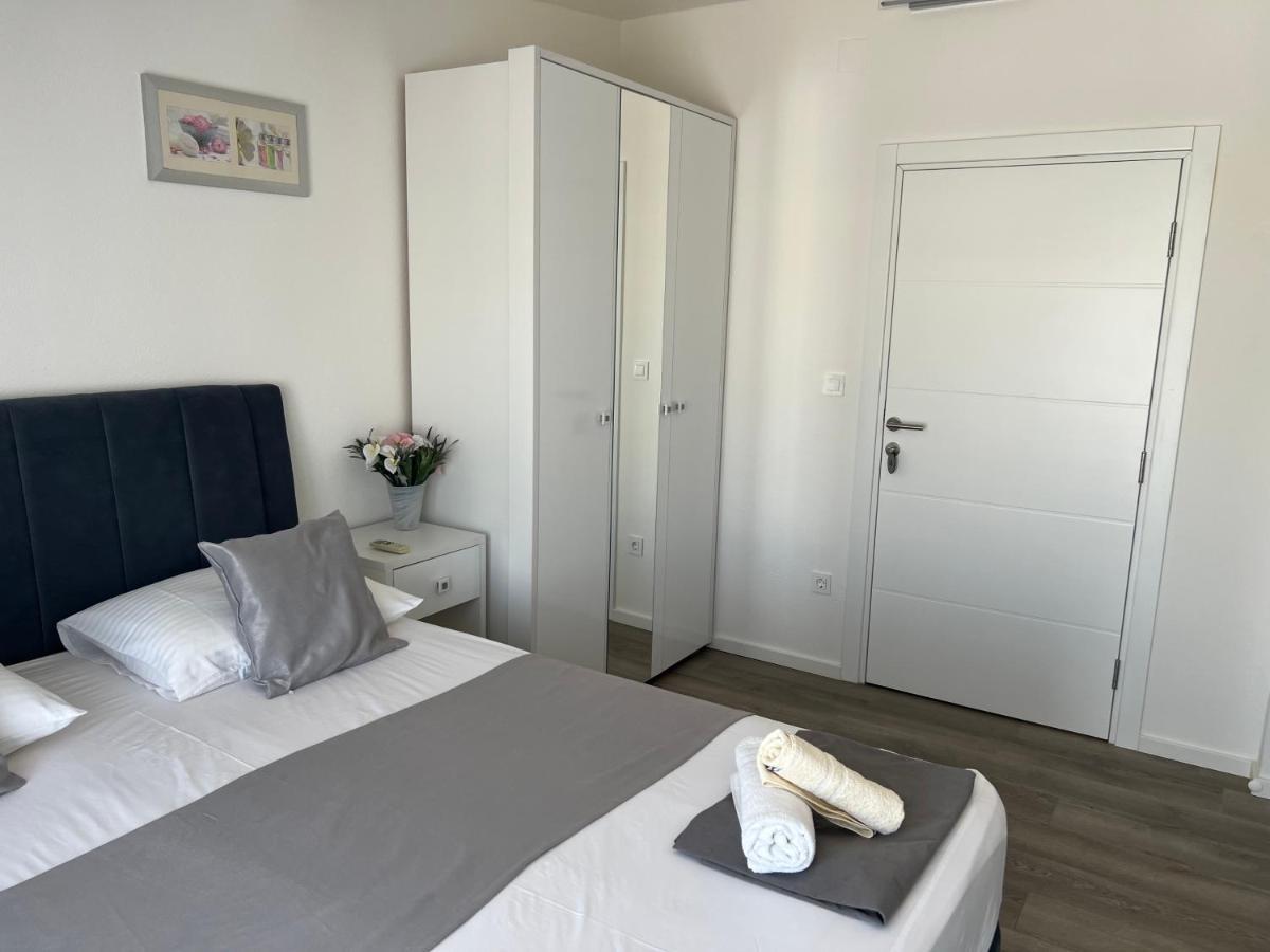 Apartments Villa Zdrava Trogir Exteriör bild