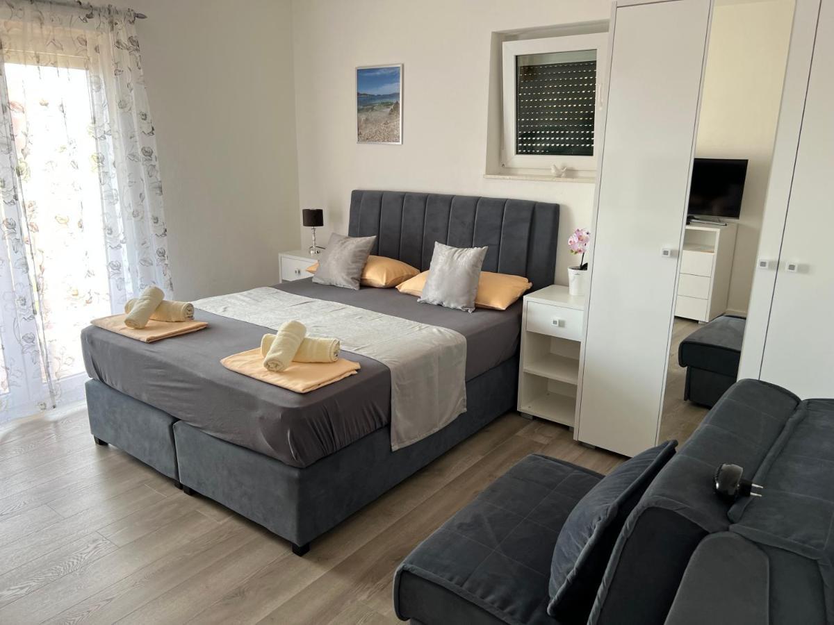 Apartments Villa Zdrava Trogir Exteriör bild